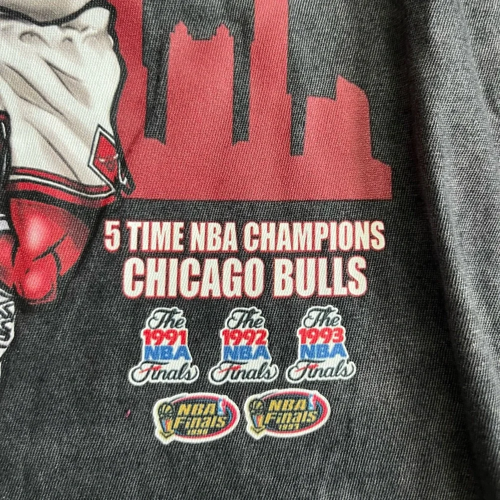 NBA Chicago Bulls 5 Rings Tee - Picture 3 of 5